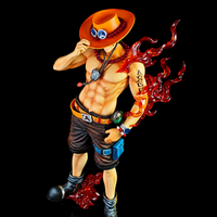 Vue trois-quarts de la figurine Ace avec sa tenue et ses effets de flammes
