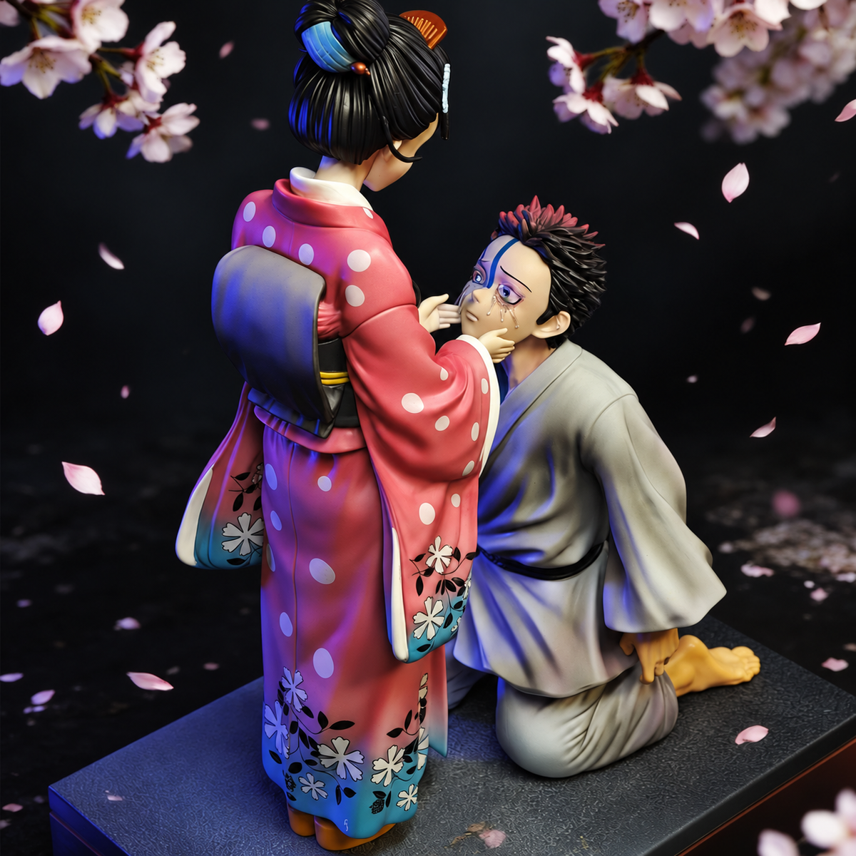 Vue trois-quarts montrant le visage humain d'Akaza face à Koyuki