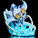 Vue dynamique de la figurine Aokiji sur son socle glacé
