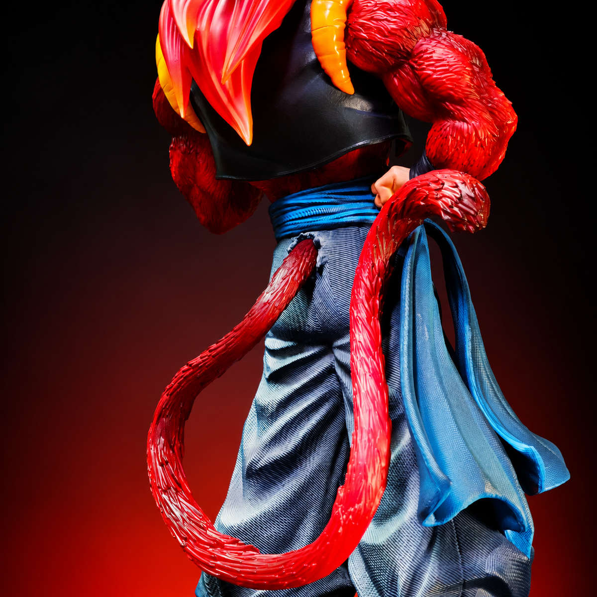 Détail de la queue et de la tenue de Gogeta Super Saiyan 4