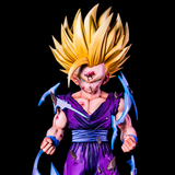 Détail frontal de Gohan Super Saiyan 2 entouré d’éclairs bleus