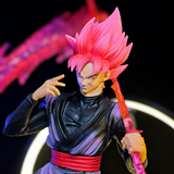 Gros plan du visage et de la chevelure Super Saiyan Rosé de Goku Black