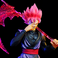 Goku Black présenté avec la tête interchangeable aux cheveux roses.