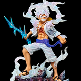Vue de face de la figurine Luffy en Gear 5