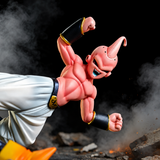 Gros plan de Kid Buu pendant son attaque