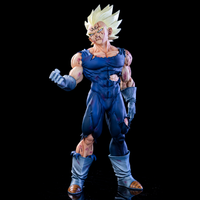 Vue complète de Majin Vegeta avec expression fermée et tenue de combat endommagée