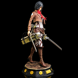 Vue latérale de Mikasa dans sa tenue du Bataillon d'exploration