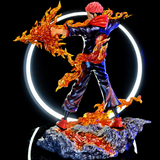 Vue trois-quarts arrière de la figurine Sukuna Fuga et de ses effets de flammes