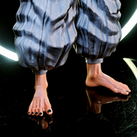 Détail du pantalon et des finitions de la figurine Sukuna