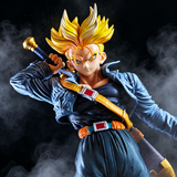 Vue rapprochée de Trunks du futur Super Saiyan avec son épée